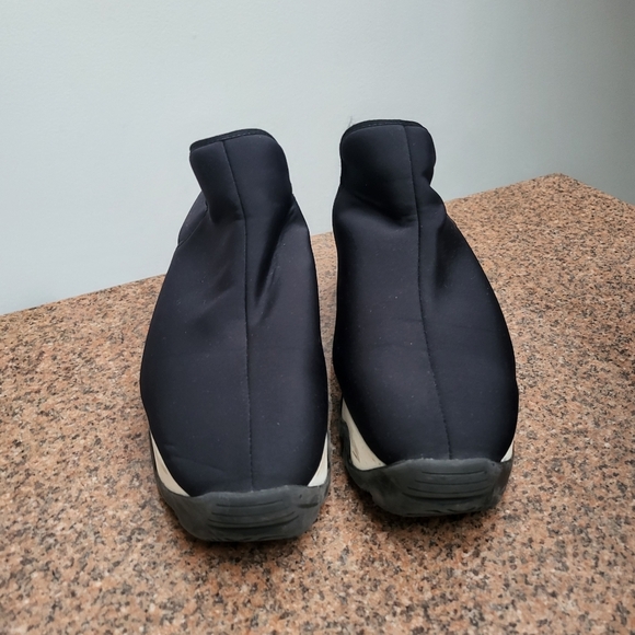 iRi WES I Black Red Low Top Sneaker - Picture 5 of 8